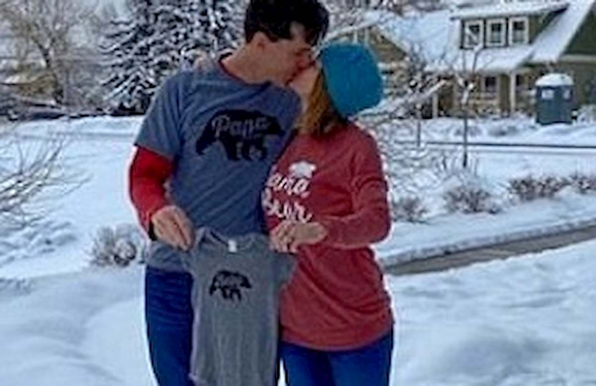 Vergine fino a 41 anni incontra l'uomo giusto: due mesi dopo le nozze è incinta