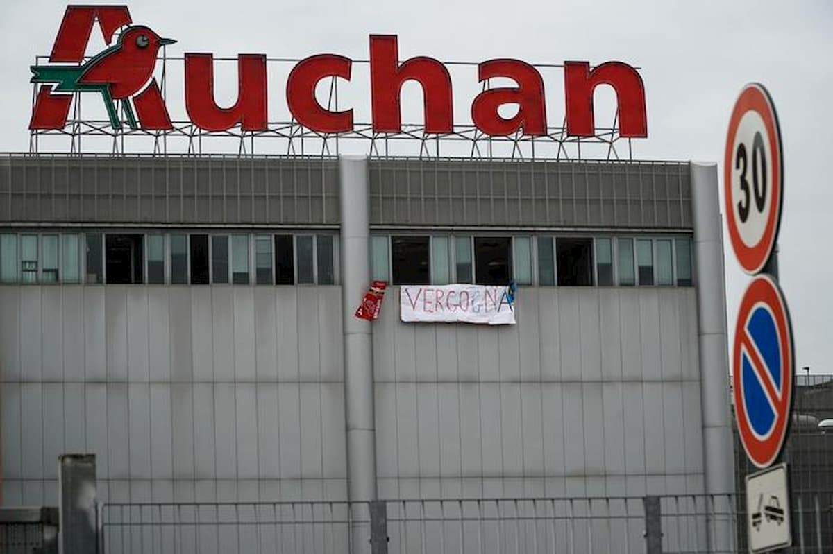 Conad-Auchan, un'altra Ilva: più di tremila gli esuberi, metà supermercati chiusi