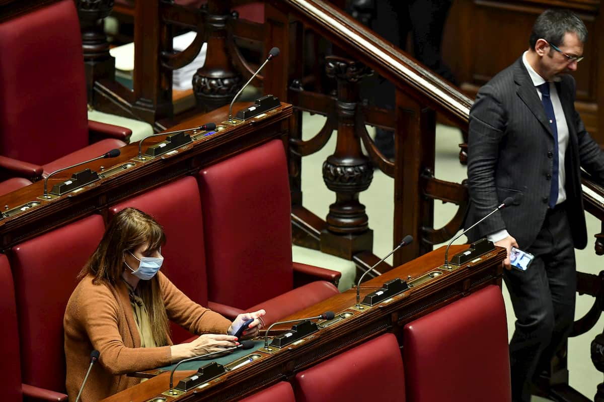 Coronavirus, Maria Teresa Baldini alla Camera con la mascherina FOTO