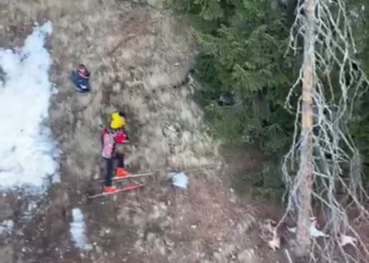 Courmayeur, bimbi bloccati nel canalone per recuperare bob: salvati