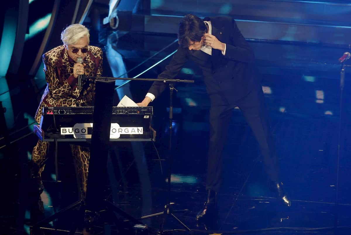 Bugo e Morgan esclusi dalla finale Sanremo 2020. Amadeus per strada, poi sms di scuse...
