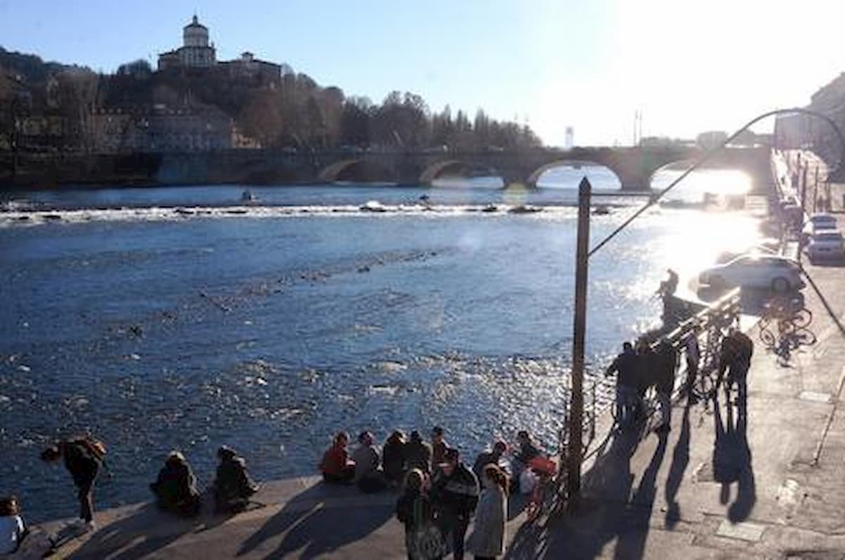 Burrasca di vento a 200 chilometri orari tra Piemonte e Valle d'Aosta. Per domani allerta meteo in Liguria