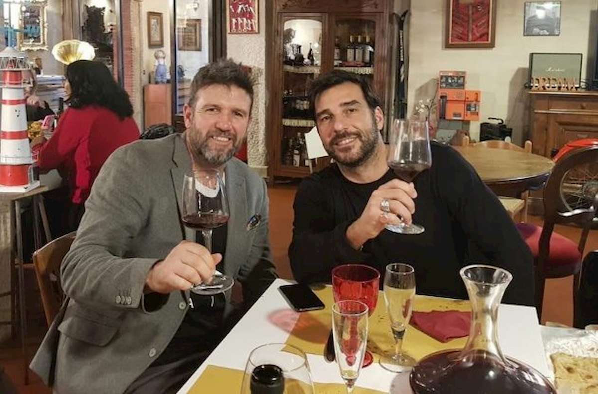 Candela a cena con l'attore Edoardo Leo ma che gaffe su Instagram...