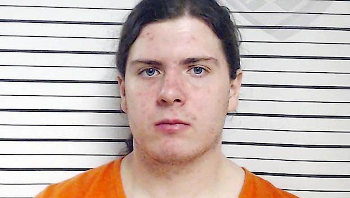 Brucia tre chiese ispirandosi a Burzum: "Volevo diventare famoso nella Black Metal"