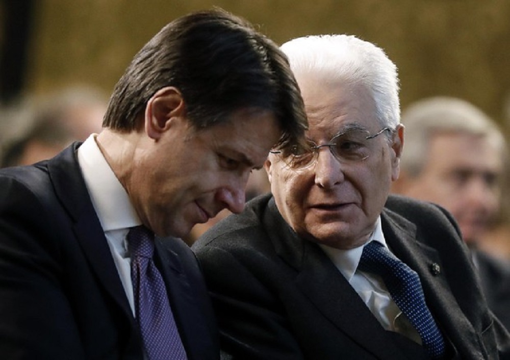 Governo, c'è aria di crisi. Conte va da Mattarella, un "avviso" a Renzi