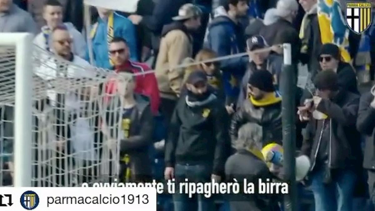 Parma, Cornelius si scusa con il tifoso: "Ti ho fatto cadere la birra con una pallonata, te la ripagherò"
