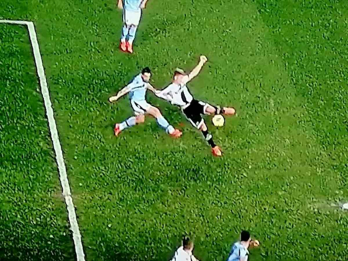 Parma-Lazio, D'Aversa contro arbitro: "Su Cornelius era rigore. Mano di Immobile sul loro gol"