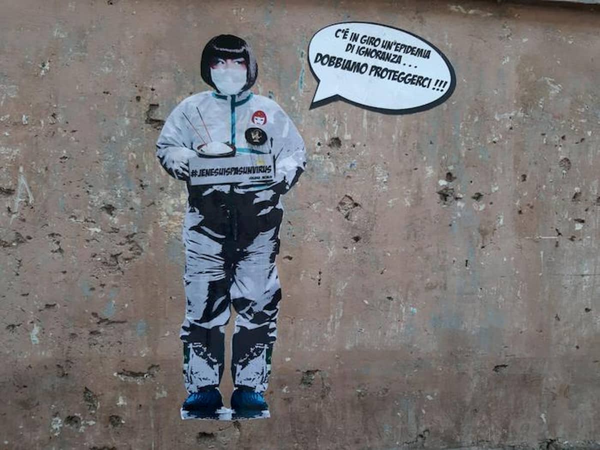 Coronavirus, psicosi contagiosa. Napoli: asiatico alla fermata, l'autobus tira dritto