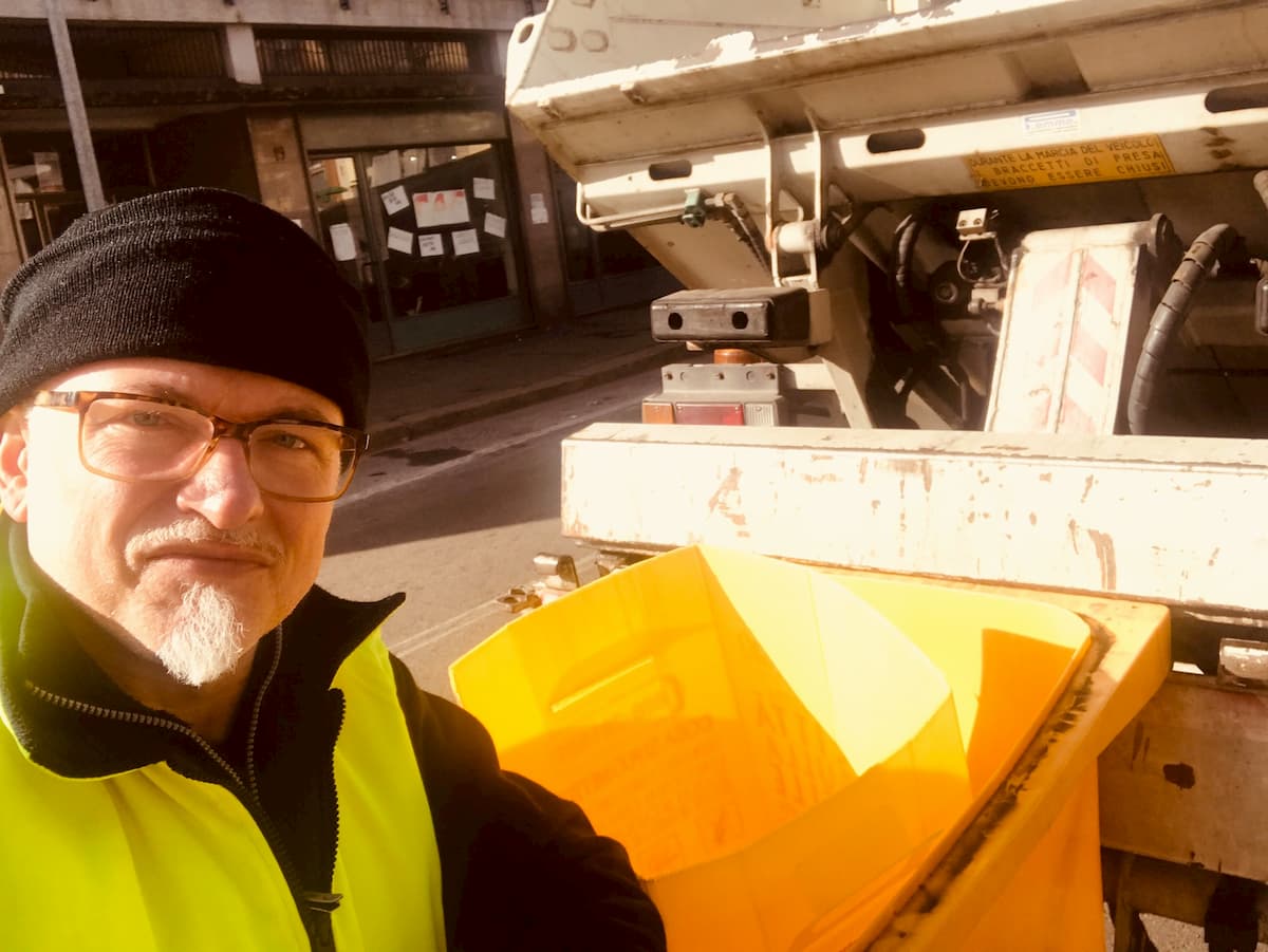 Davide Mattiello, da deputato Pd a spazzino. Per la causa green si è riciclato lui stesso