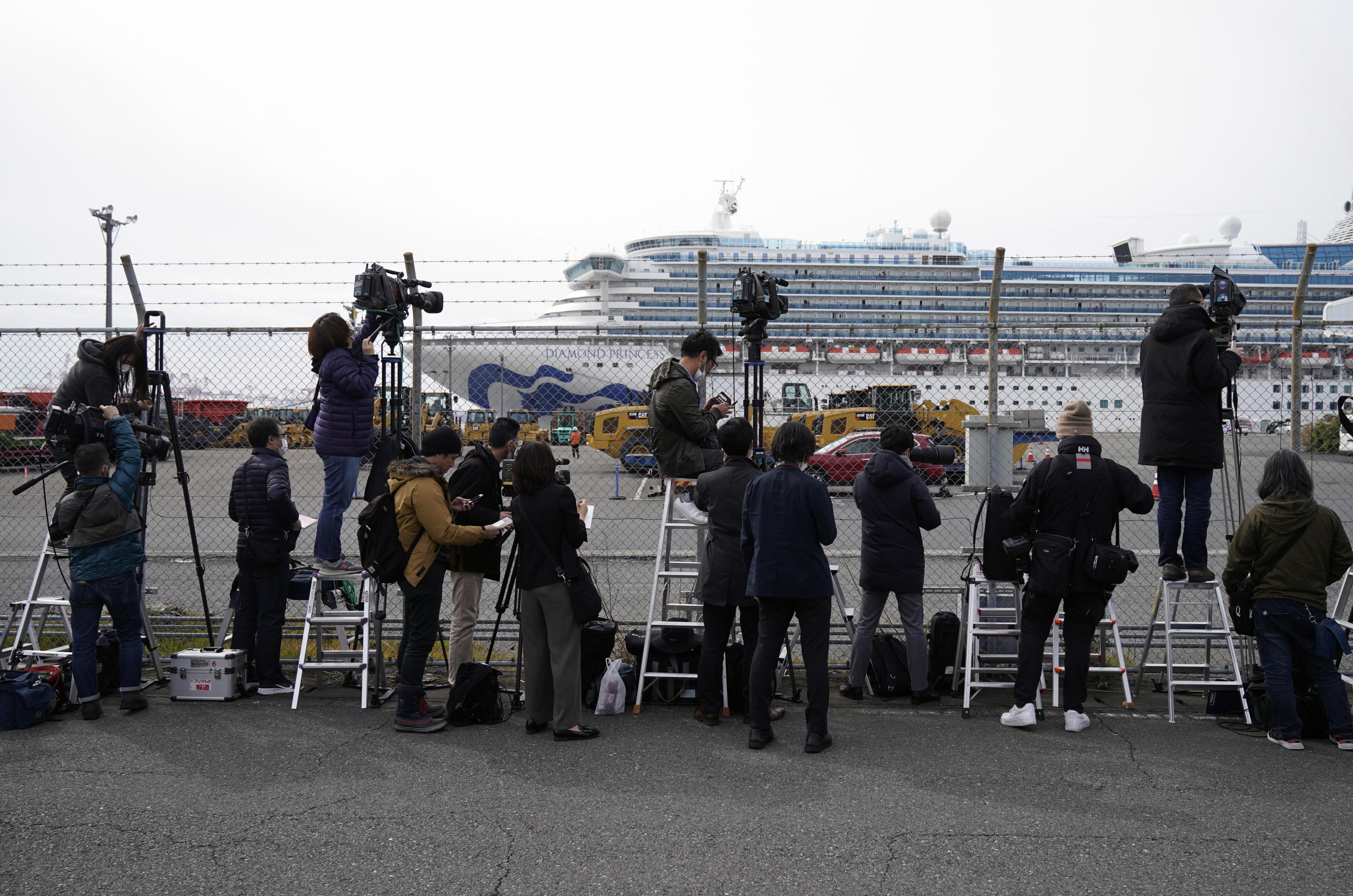 Coronavirus, dalla quarantena sulla Diamond Princess alla quarantena negli alloggi del governo per 11 anziani