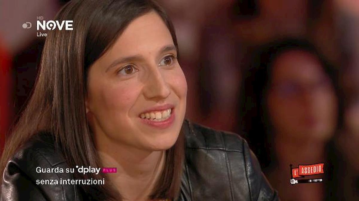 Elly Schlein fa coming out in televisione: "Sto con una ragazza e sono felice"