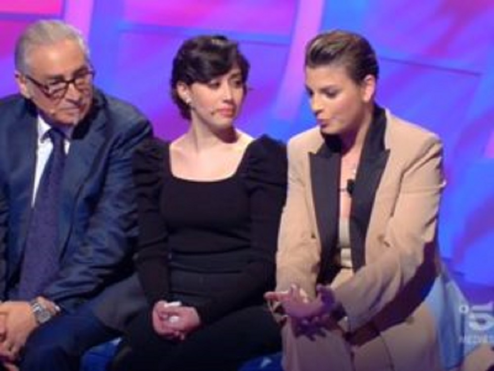 C'è Posta per Te, Emma Marrone e la dedica alla ragazza che ha sconfitto un tumore