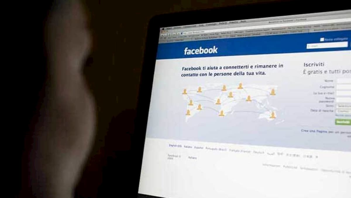 Modena, frasi contro i nomadi sui social: condannato a lavorare gratis 400 ore