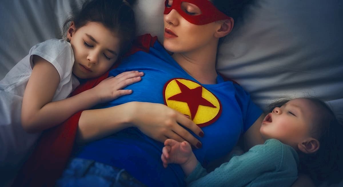 Figli, una coppia su sei non rifarebbe la scelta: troppi sacrifici. Ma la statistica li assolve...