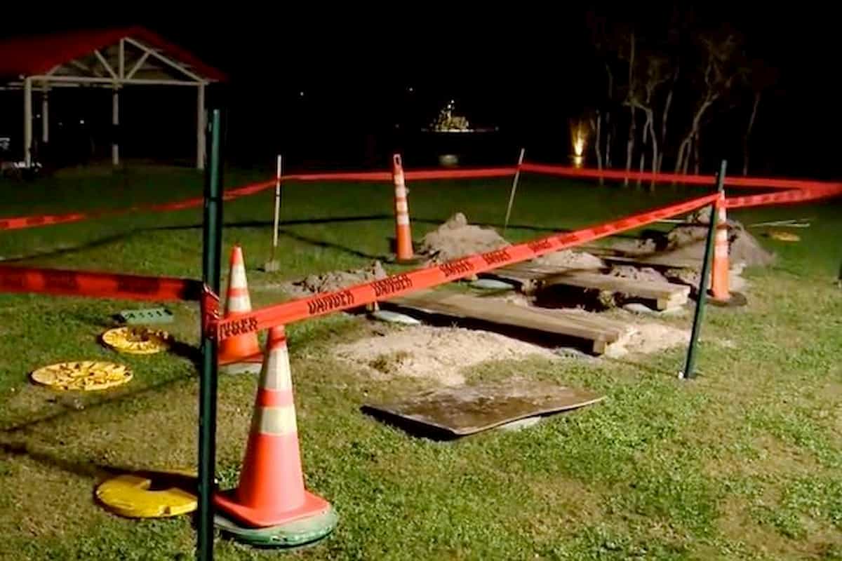 Bimba cade e annega in una fossa biologica: il coperchio non era chiuso bene