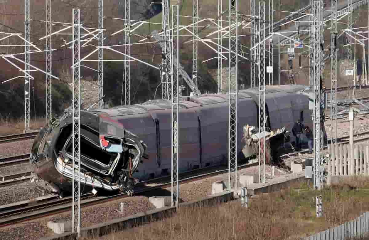 Frecciarossa deragliato a Lodi, e gli altri treni... Pino Nicotri: diario di un viaggio assurdo