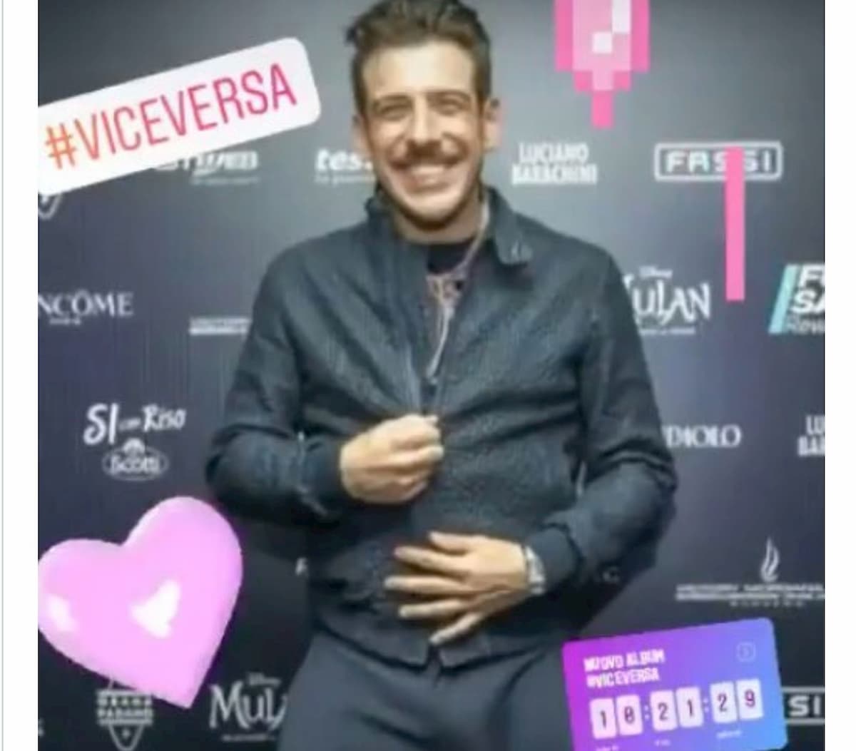 Francesco Gabbani "superdotato", il rumor ritorna. "Si è messo la scimmia nelle mutande?"