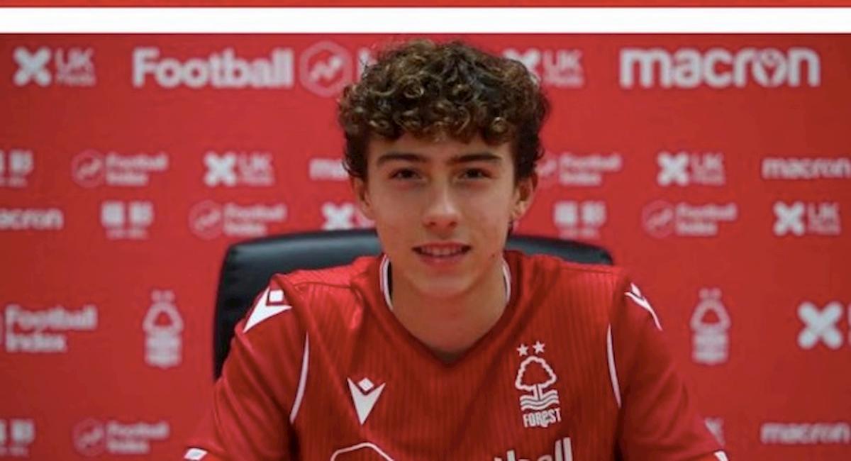 Adrian Galliani ha firmato con il Nottingham Forest: "In Italia mi davano del raccomandato..."