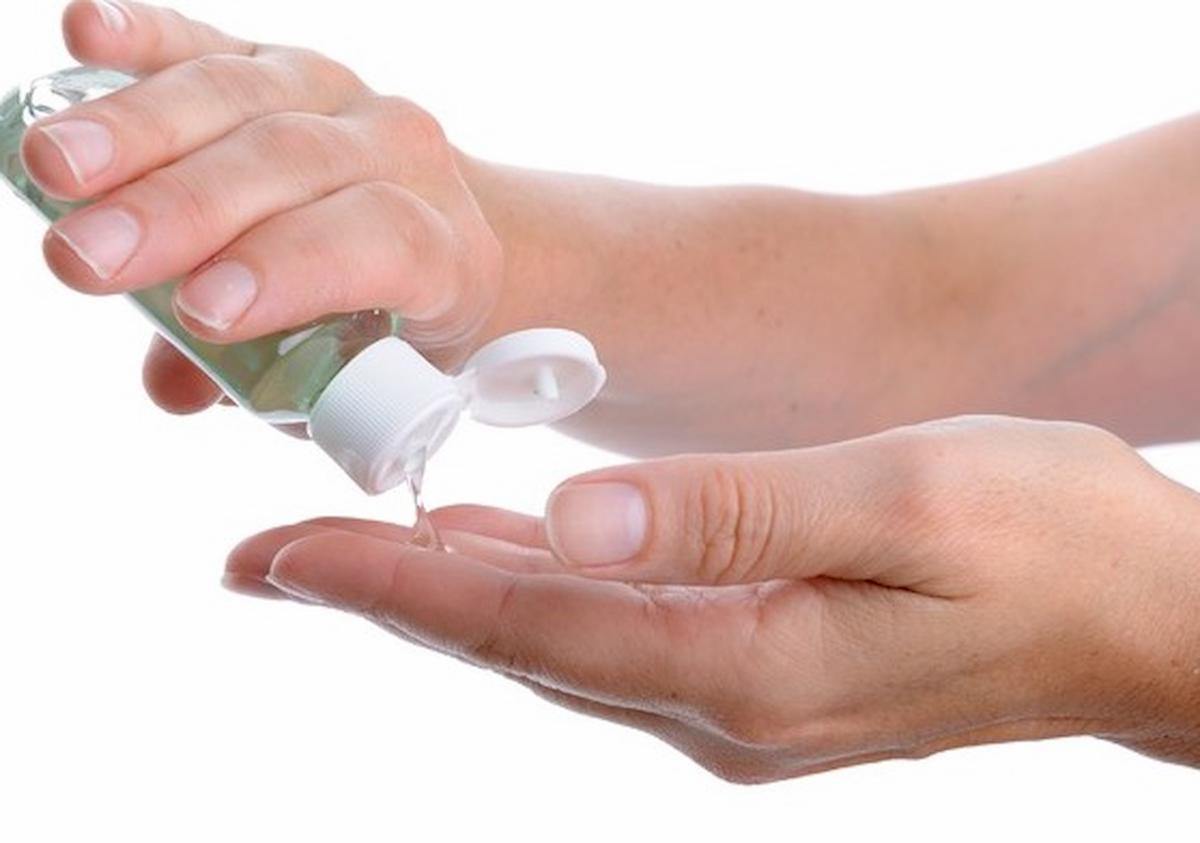 Russia: finiscono gli alcolici e bevono gel igienizzante per le mani. Almeno 7 morti