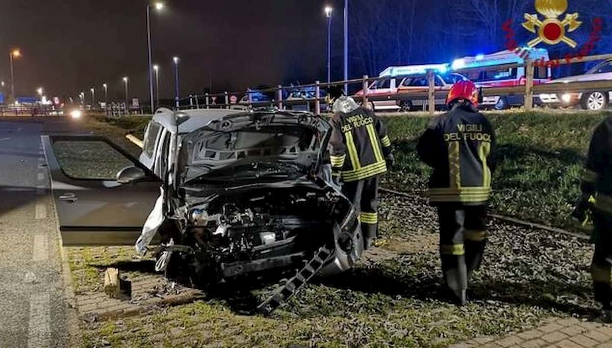 Bergamo, auto finisce fuori strada: 28enne muore trafitta da guardrail