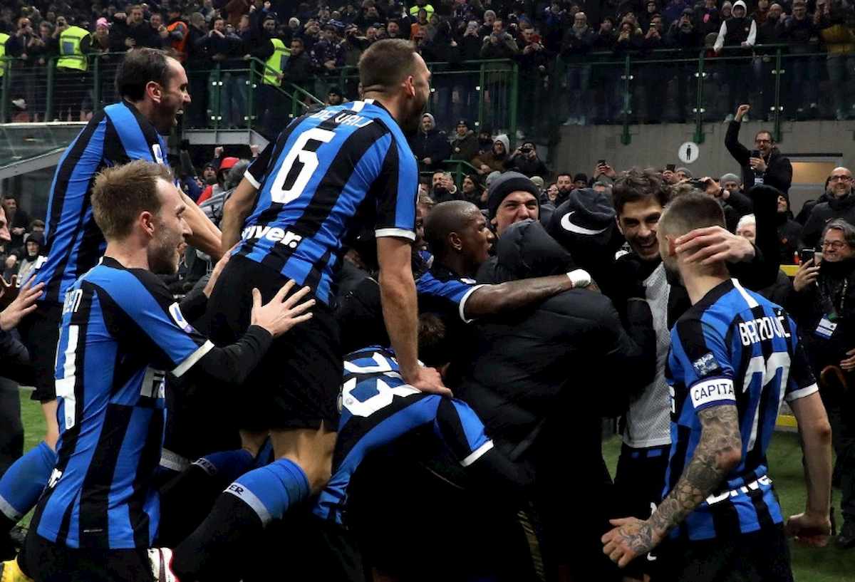 Da 0-2 a 4-2, l'Inter rimonta il Milan e aggancia la Juve in vetta