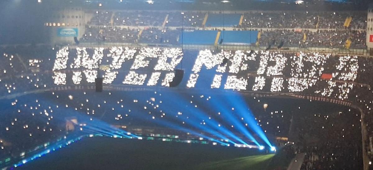 Inter-Milan, striscioni e coreografie del derby di Milano FOTO