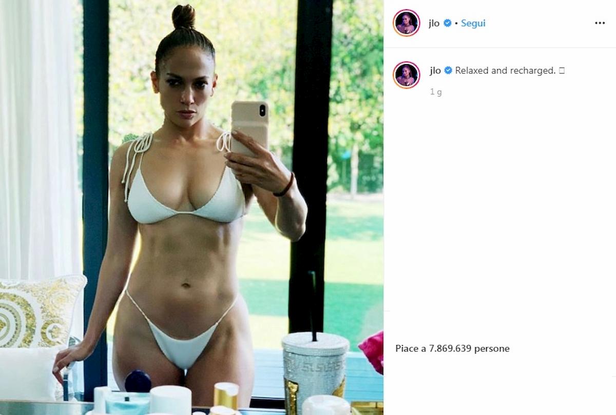jennifer lopez in bikini a 50 anni