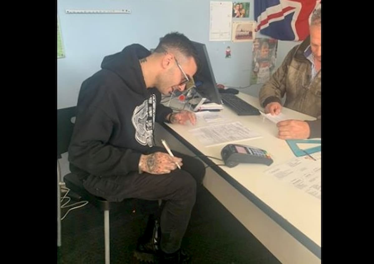 Junior Cally firma per il Fiumicino Calcio: il rapper giocherà in Promozione