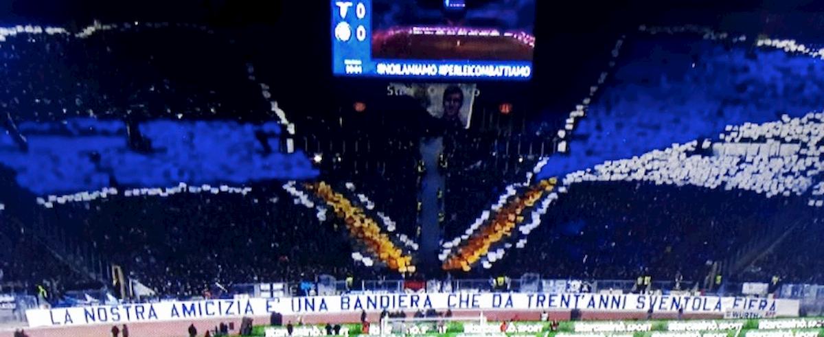 Lazio-Inter, striscioni e coreografie per ricordare il gemellaggio tra le due tifoserie