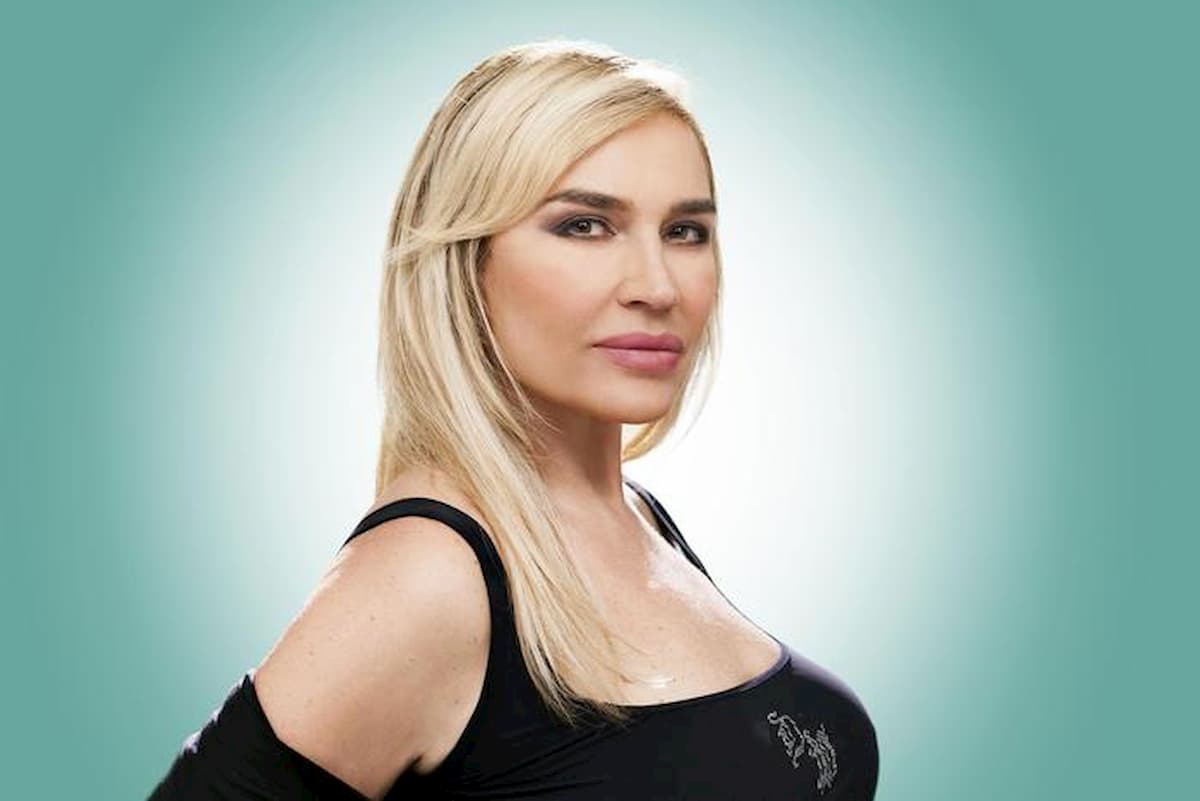 Lory Del Santo: "L'ho fatto con George Harrison in una piscina. Poi nella suite..."