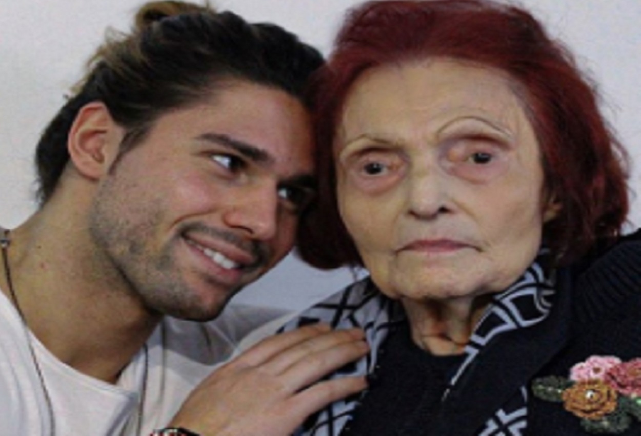 Luca Onestini, nonna