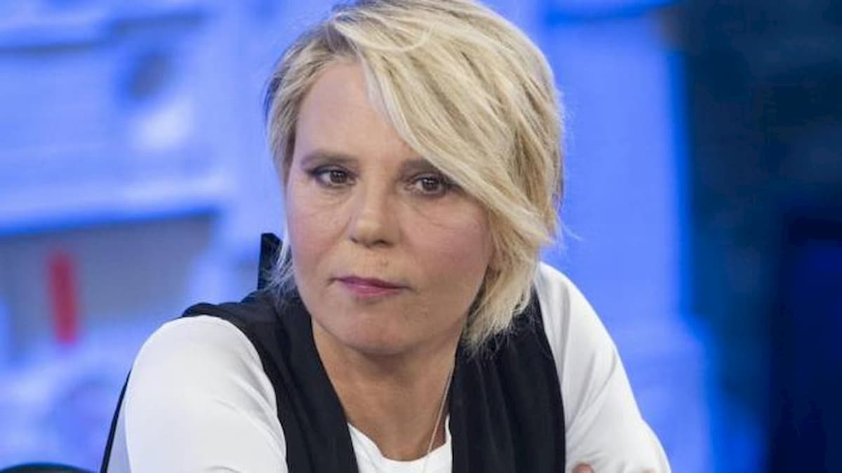 Uomini e Donne, Maria De Filippi lascia lo studio dopo lite con Armando Incarnato