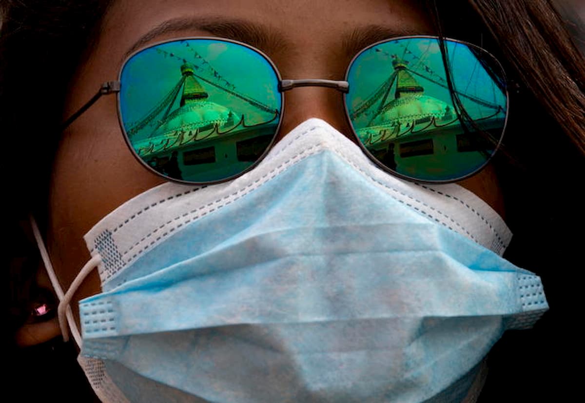 Coronavirus psicosi, Codacons denuncia: "Prezzi fuori mercato per mascherine e Amuchina gel"