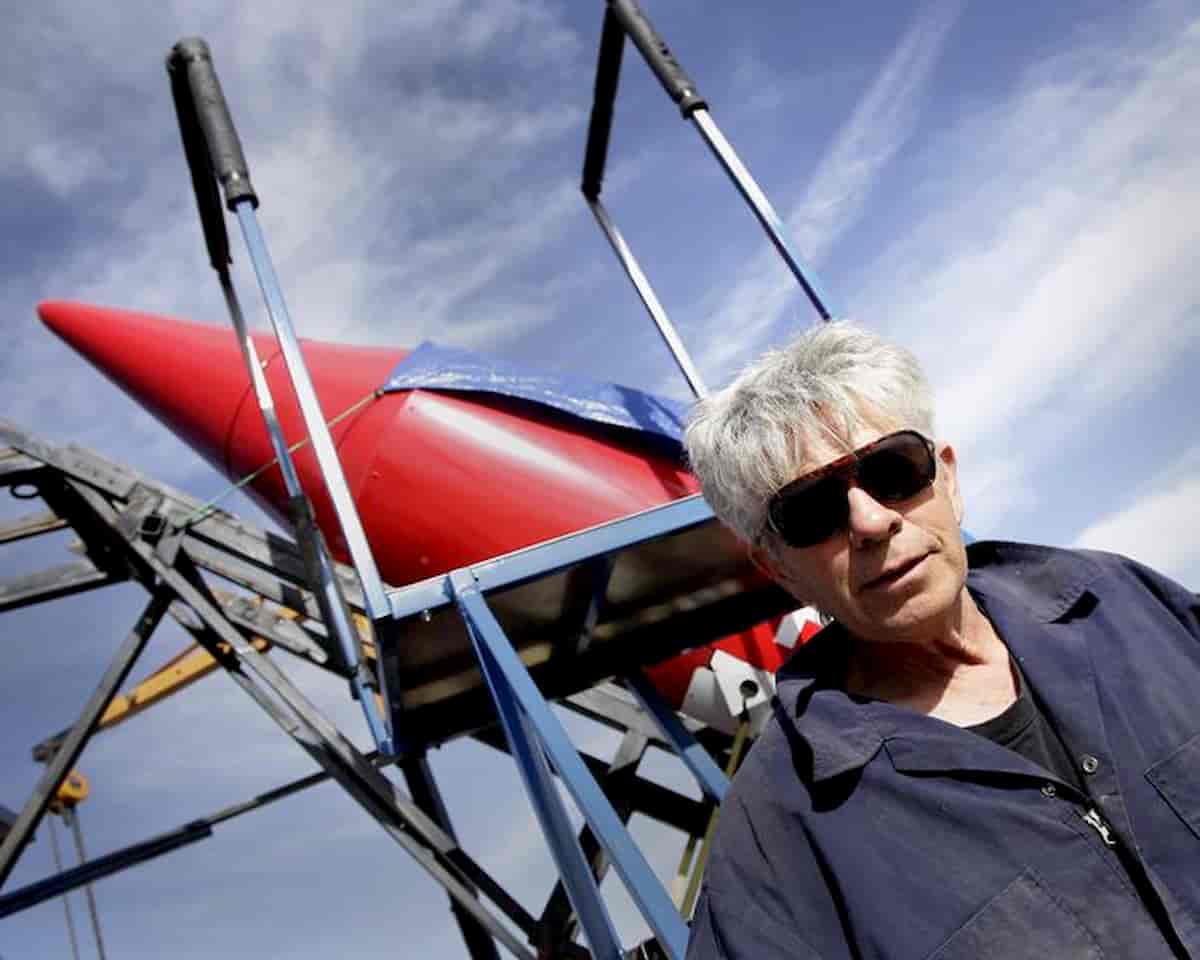 Terrapiattisti di tutto il mondo unitevi... a Mike Hughes