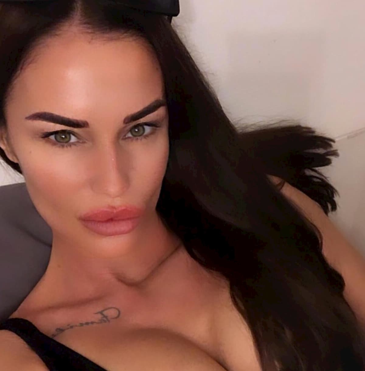 Grande Fratello Vip, Antonella Mosetti su Antonella Elia: "Una pazza da ricovero"