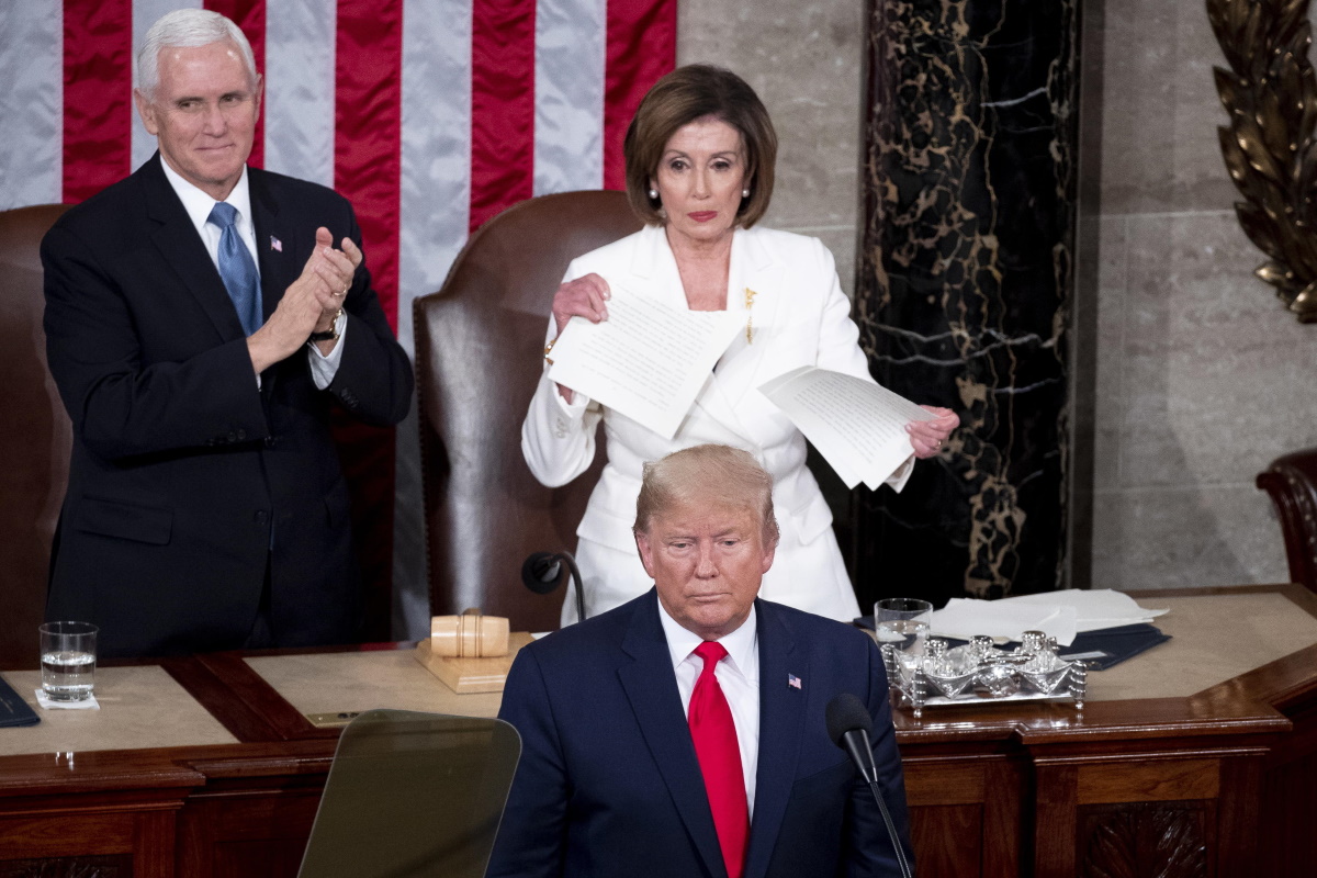 Nancy Pelosi: Trump dice bugie. Presidente Usa: lei è orribile
