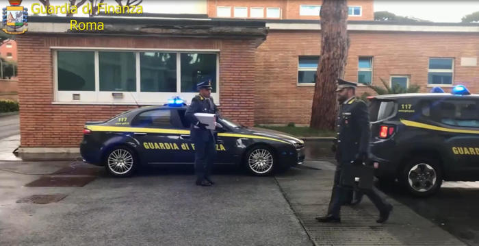 Pacchia di Ostia: 140 medici e infermieri, esami gratis ai parenti