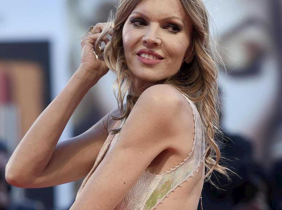 Live Non è la D'Urso, Rita Rusic contro Valeria Marini: "Il padre non si accorge mai di quel che fa la matrigna"