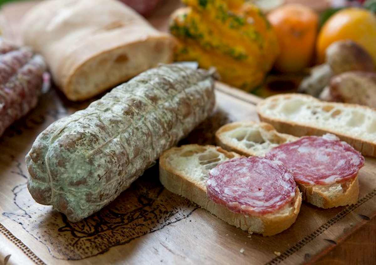 Salame casareccio ritirato dal mercato: "Rischio salmonella"