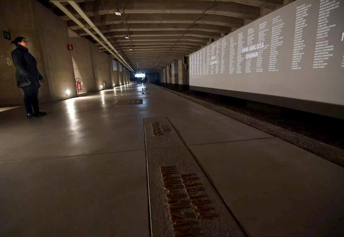 San Daniele del Friuli, svastica dietro la porta della casa dell'ex deportata Arianna Szorenyi