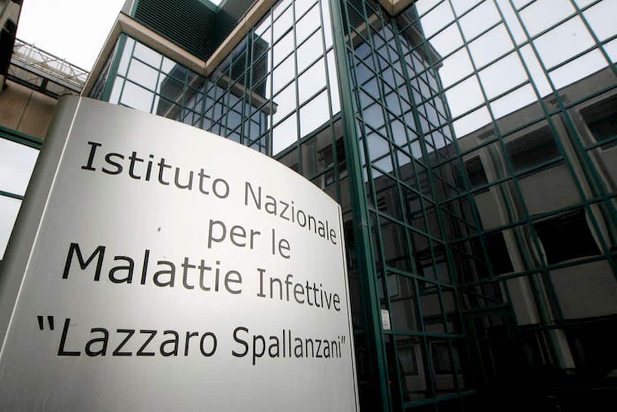 Coronavirus, dimessi venti turisti cinesi dallo Spallanzani. Erano nella comitiva della coppia contagiata