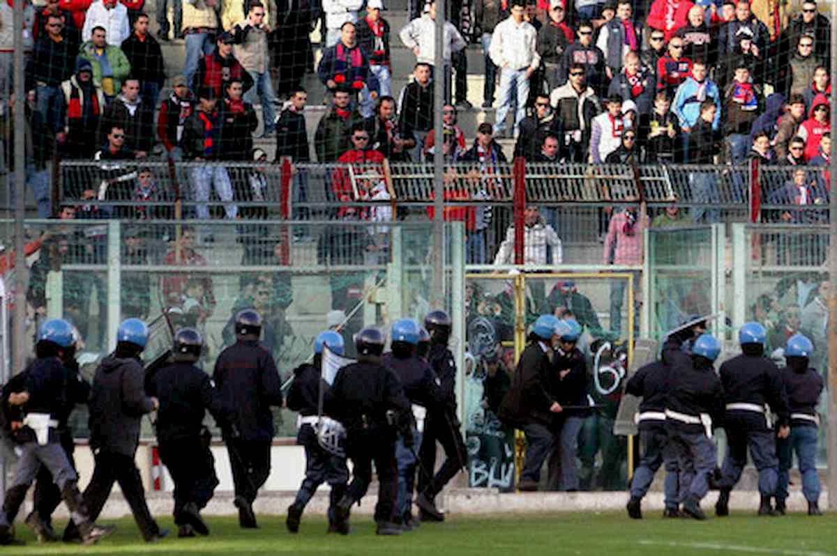 Taranto, testa di agnello contro il ds De Santis: "Sporco barese"