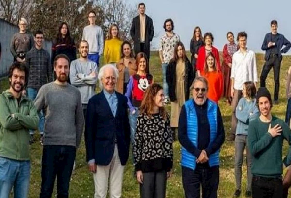 Ponte Morandi, Oliviero Toscani fa retromarcia. Ma Aspi e Sardine prendono le distanze