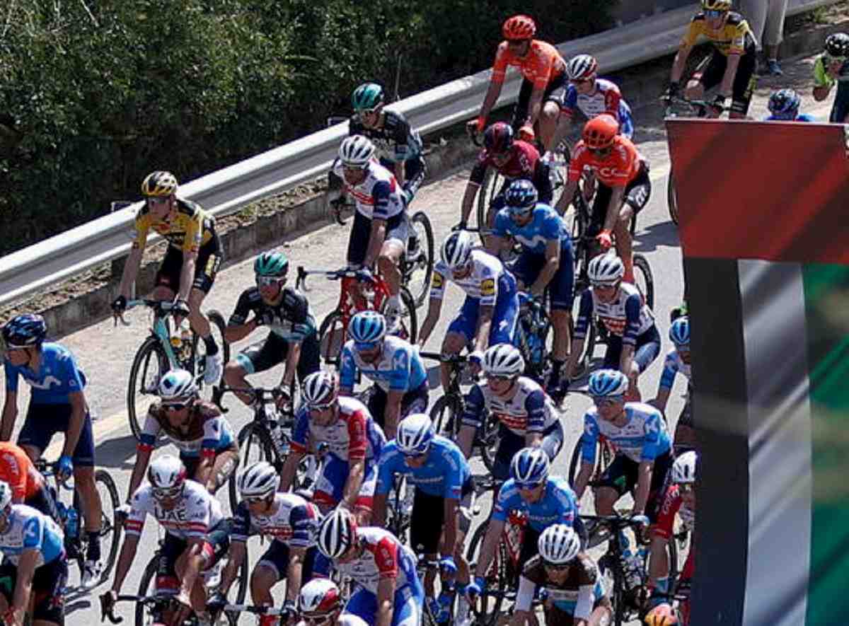 tour ciclismo foto ansa