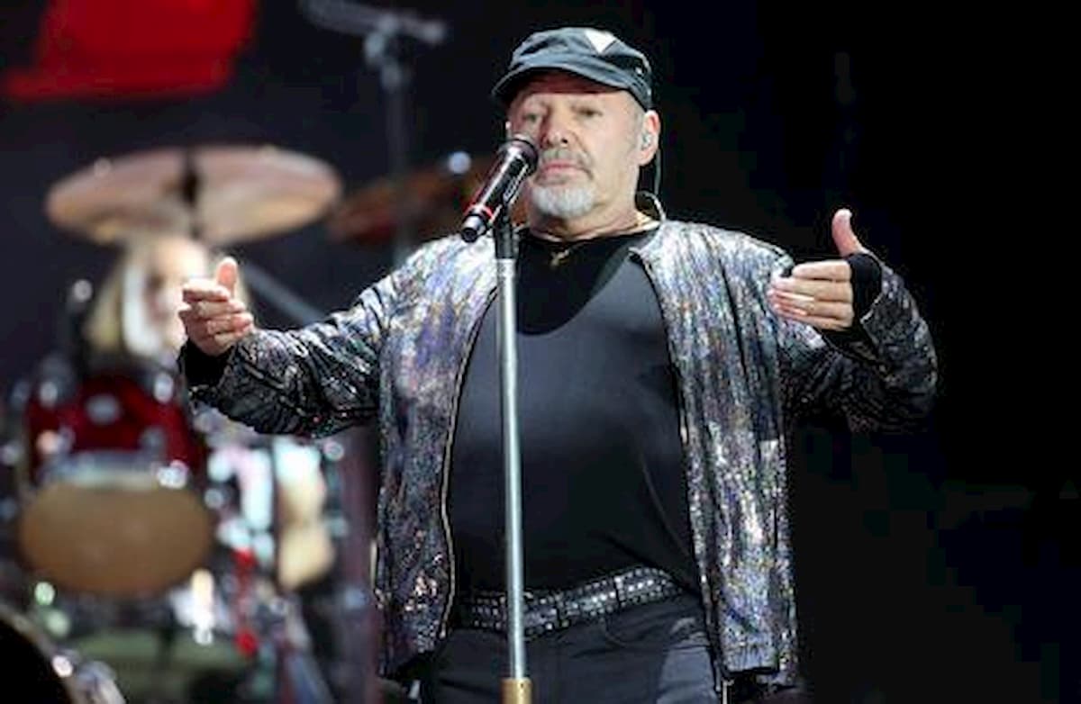 Vasco Rossi minacciato di morte sui social: "Morirai per mano mia, tossico"