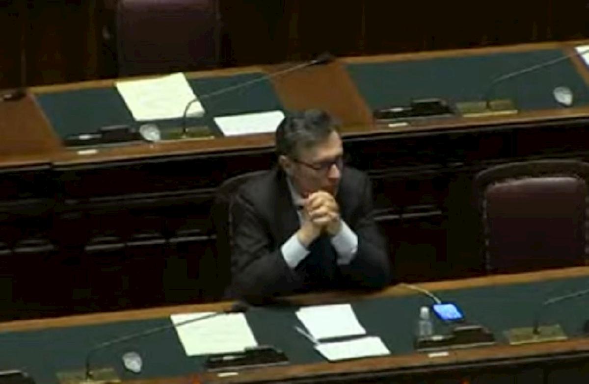 amuchina boccetta montecitorio