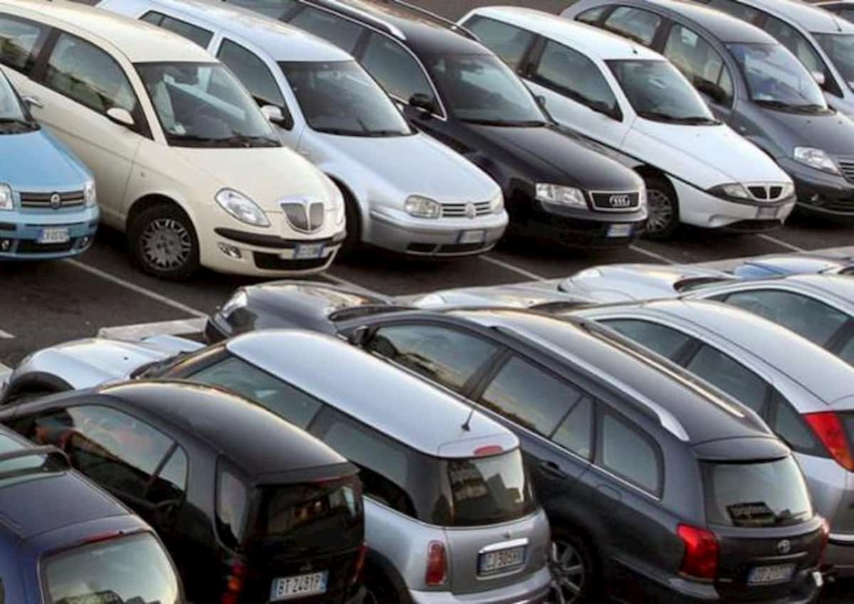 Quarantena e batteria auto: come mantenerla carica senza muoversi