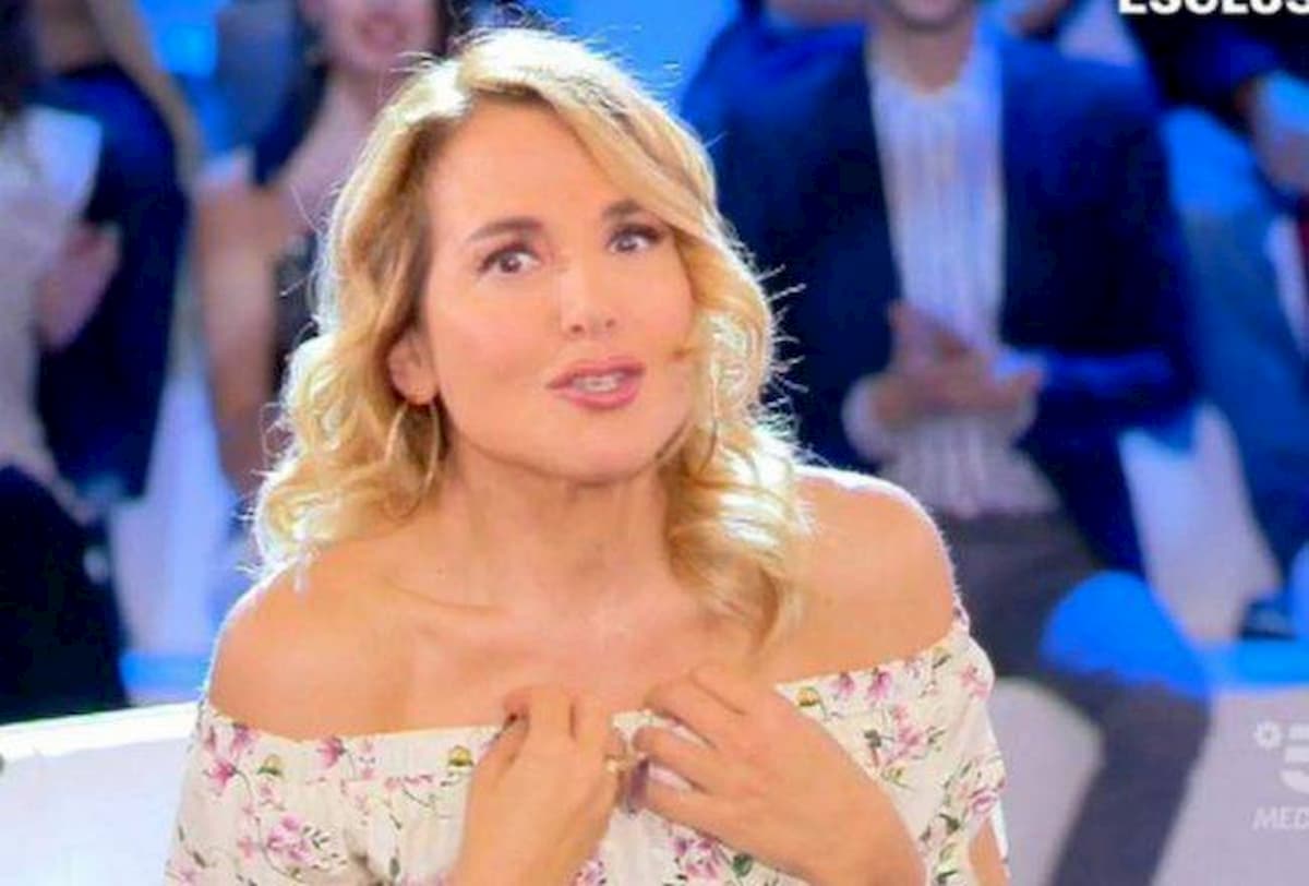 Coronavirus, i programmi tv sospesi per l'emergenza: la lista Rai e Mediaset