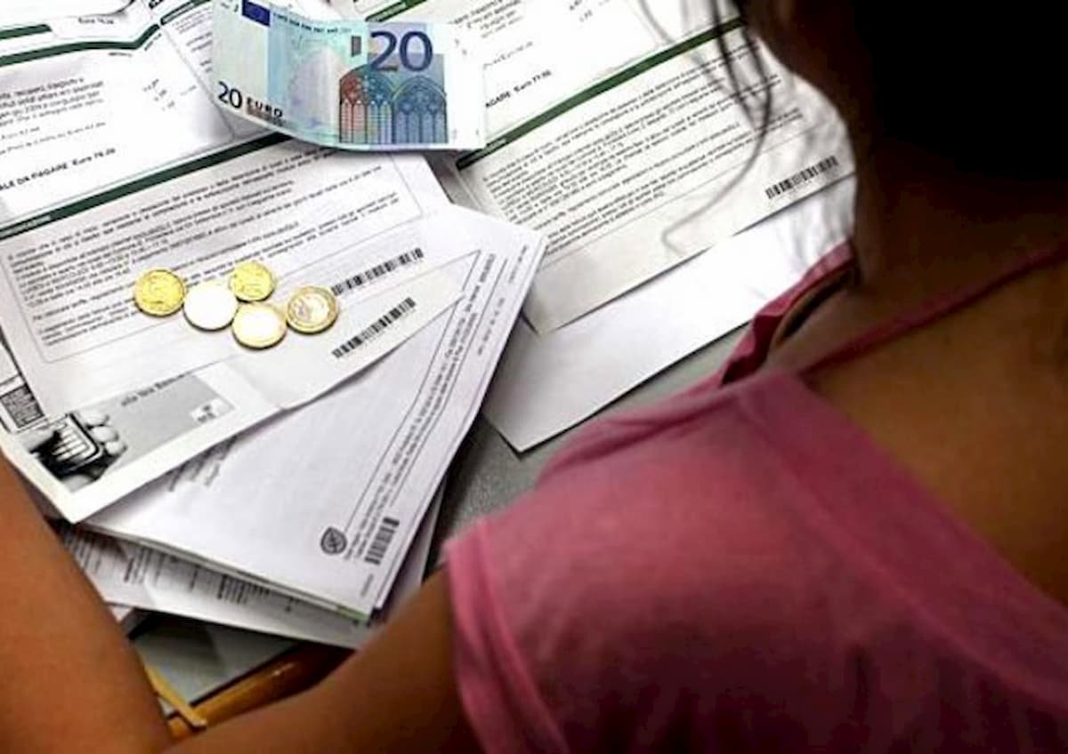 Coronavirus, cosa non si paga? Le misure allo studio: bollette, mutui, affitti...