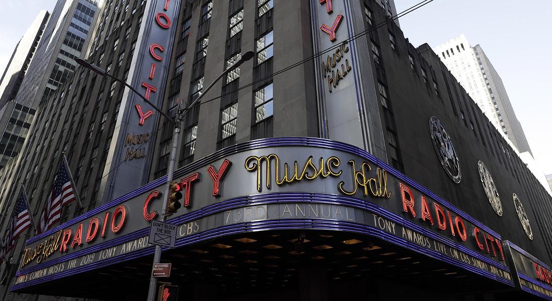 Coronavirus New York, chiudono musei e luci spente a Broadway